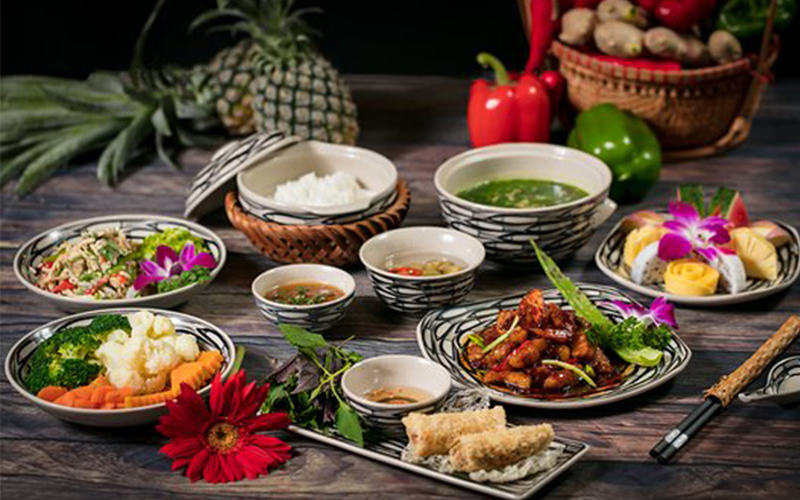 Món ăn Việt với nước mắm chấm